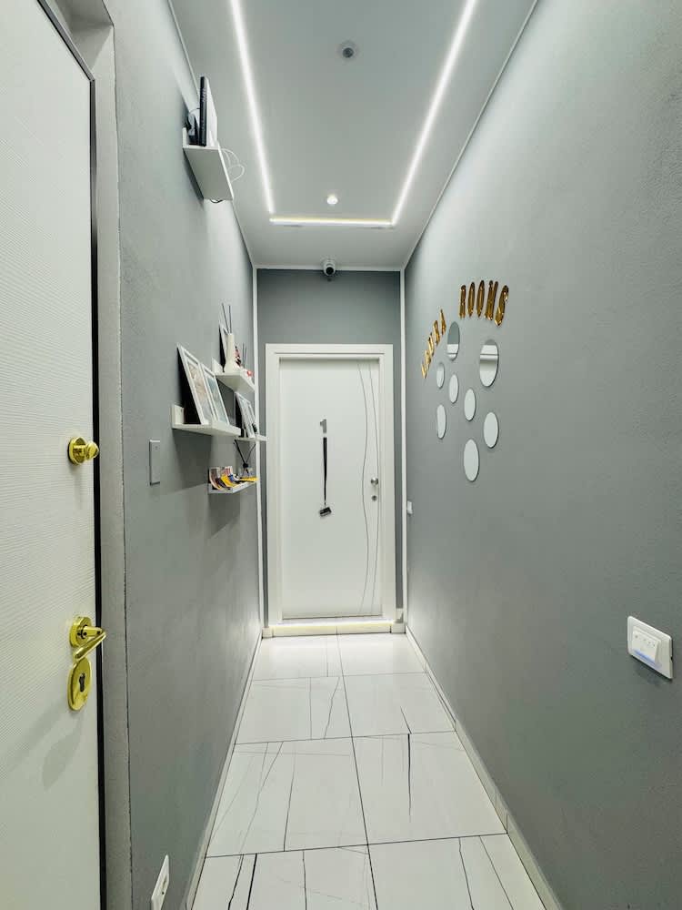 Laura Rooms 2