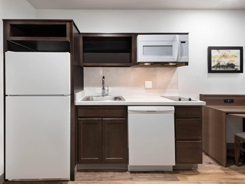 WoodSpring Suites Fort Walton Beach - Eglin AFB 1