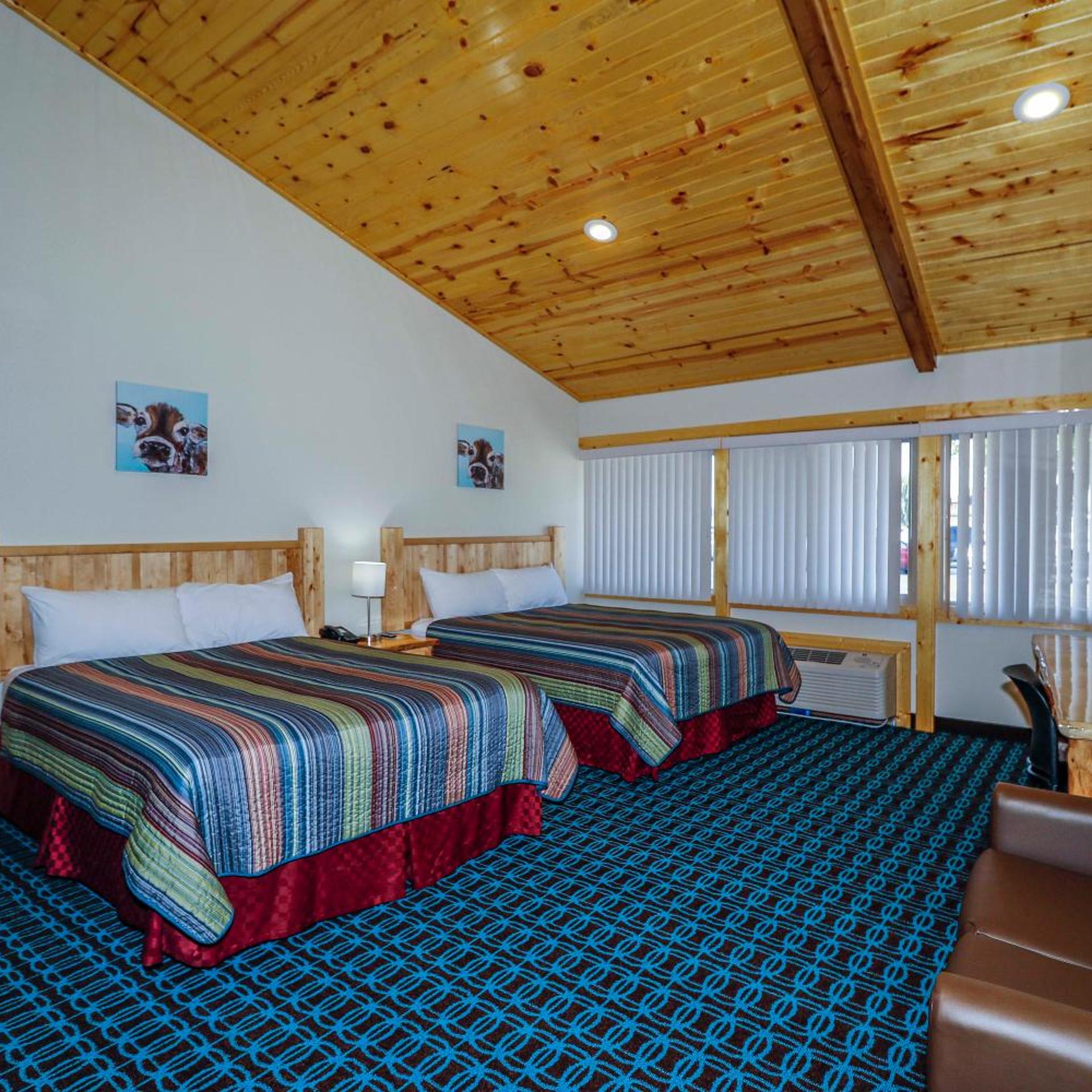 Round Barn Lodge 2