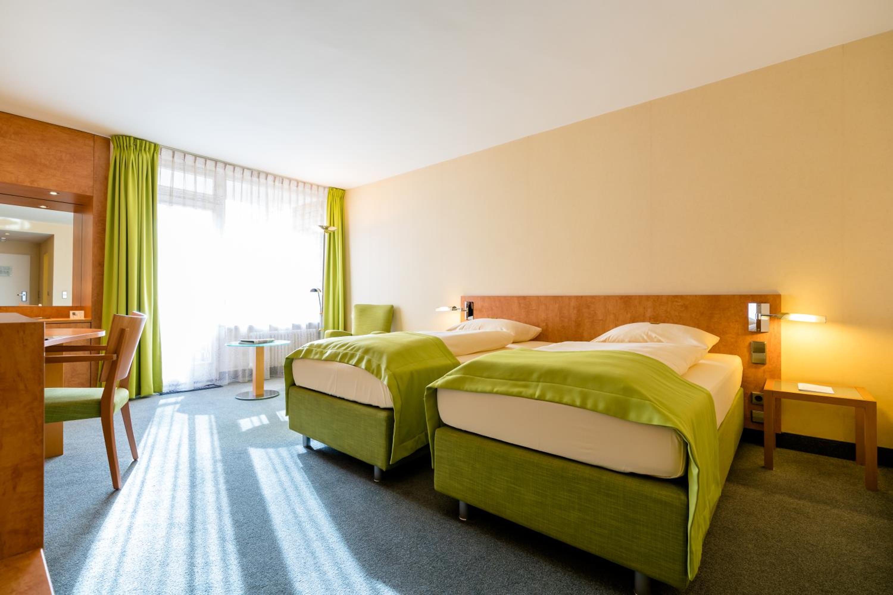 Schlosspark Hotel 2