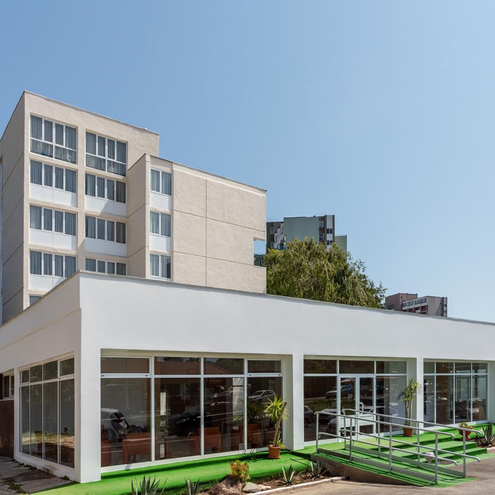 Hotel Siret Saturn 2