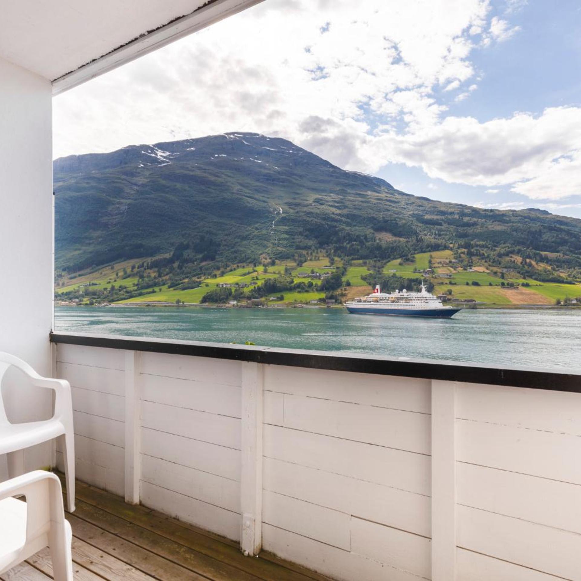 Olden Fjordhotel 1