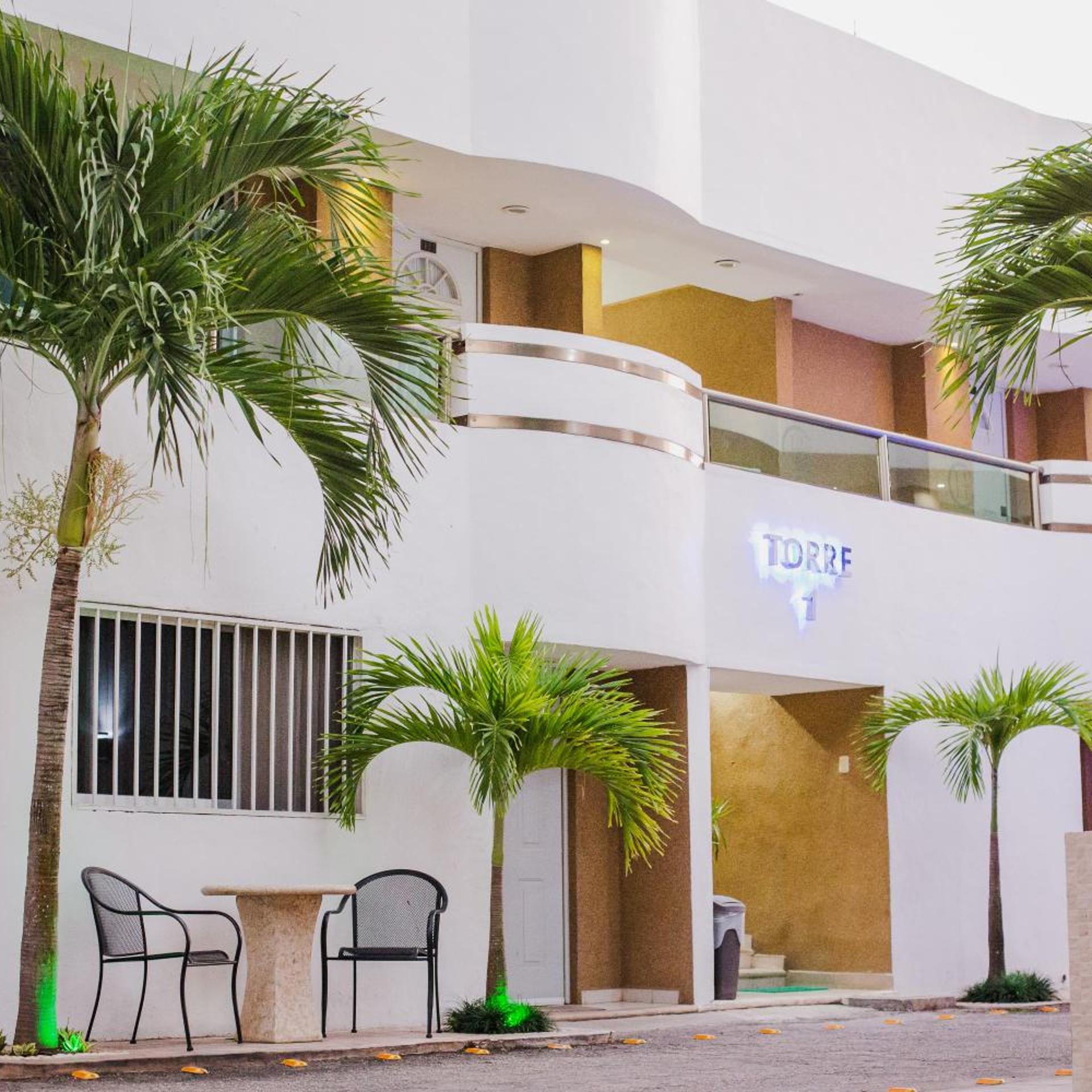 Hotel & Suites Country Valladolid 2