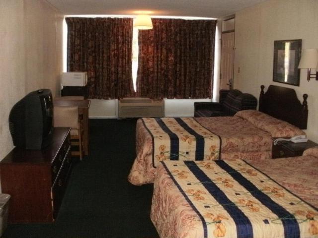 Rodeway Inn 1