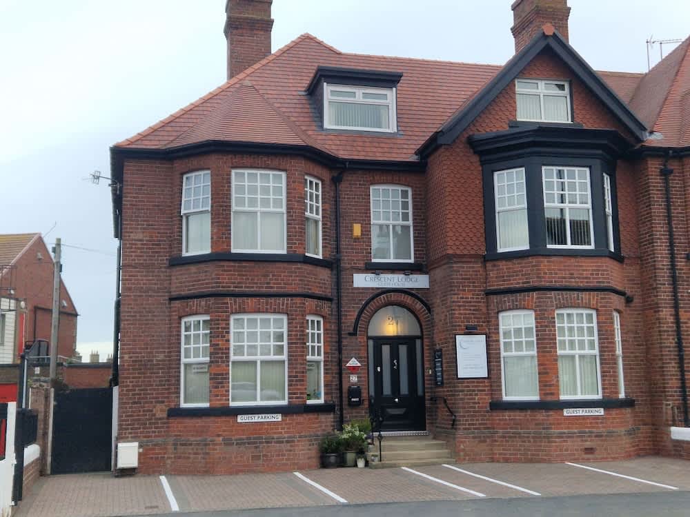 Crescent Lodge Guest House 1