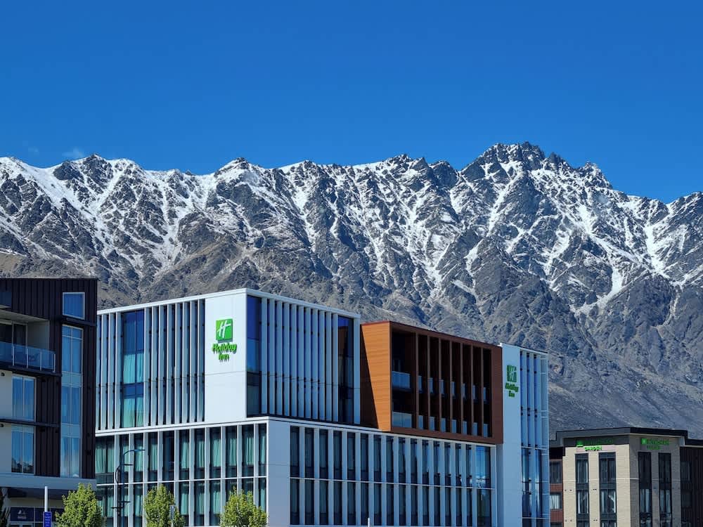 Holiday Inn QUEENSTOWN REMARKABLES PARK by IHG 1
