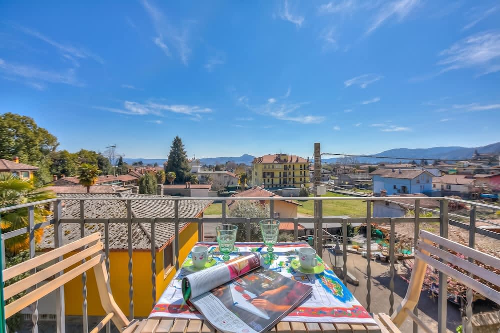 Nido Belvedere AC and Lake View - Happy Rentals 1