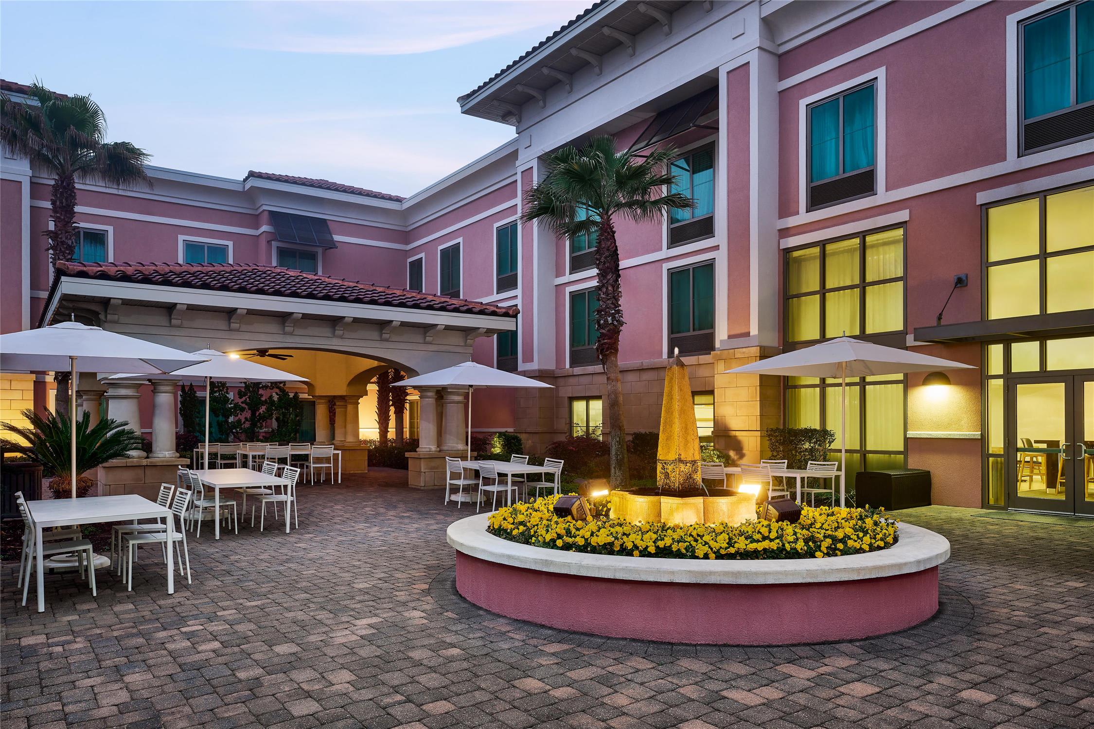 Hampton Inn & Suites Destin 2