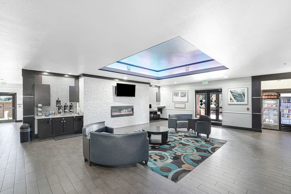 Sonesta Essential HOU Airport Road 2