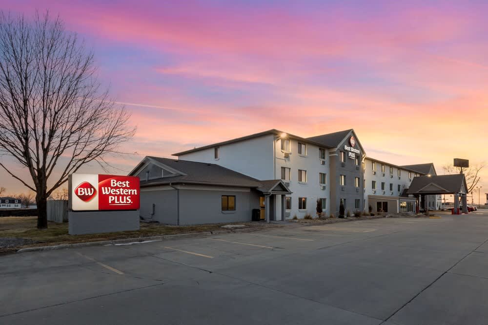 Best Western Plus Altoona Inn 1