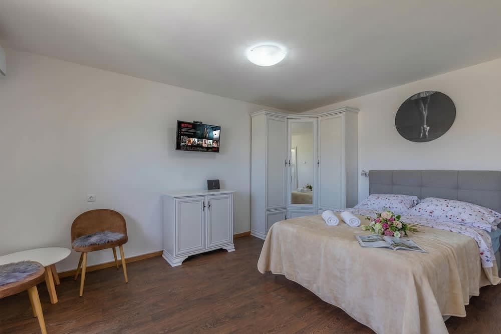 Seafront Apartment Sanja 2