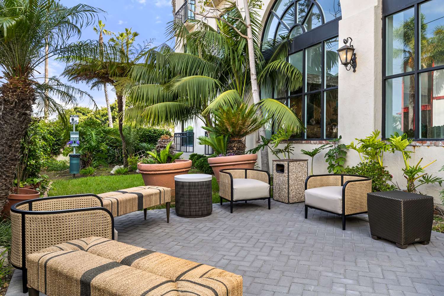 Embassy Suites by Hilton Los Angeles-Intl Airport South 2