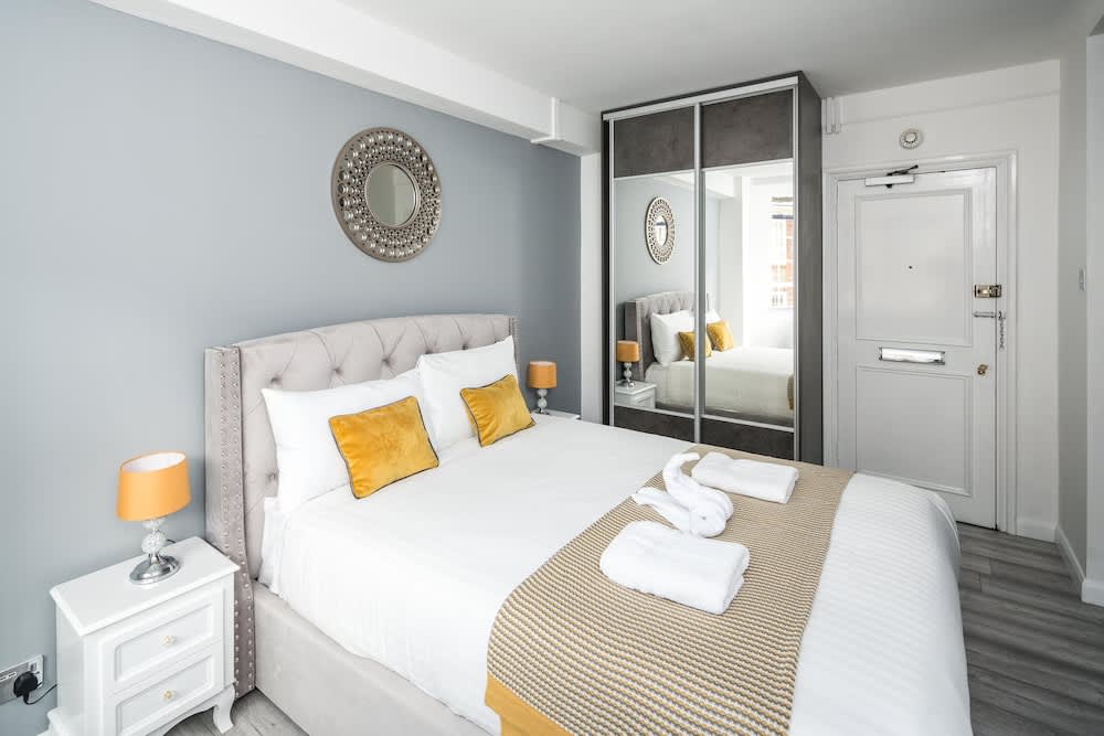 NEW Sleek & Modern Studio in the Heart of Chelsea 1