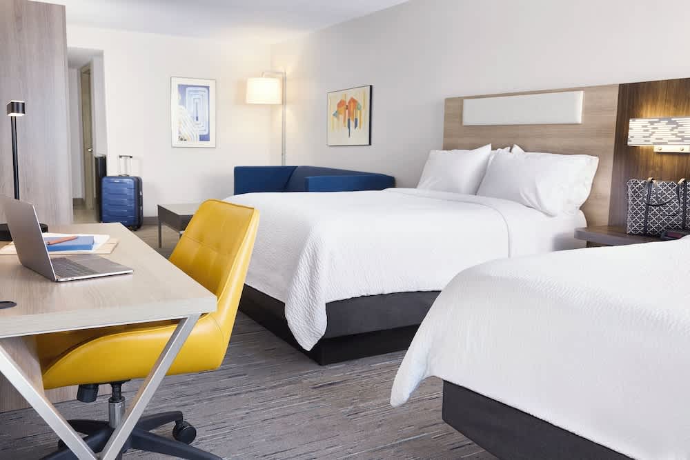 Holiday Inn Express & Suites Miami Intl Airport - 36th St by IHG 2