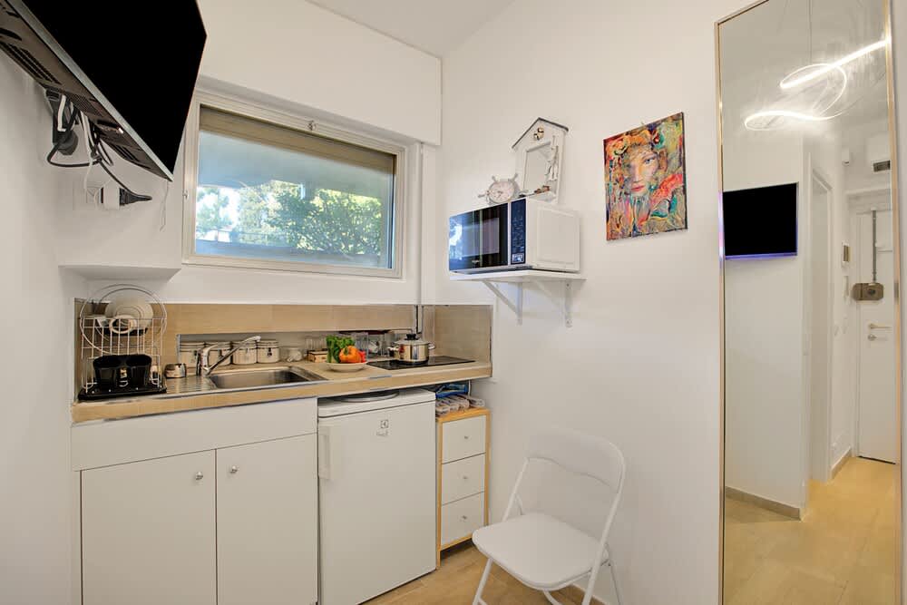 Jolie Sur La Mer - Petit Studio 2