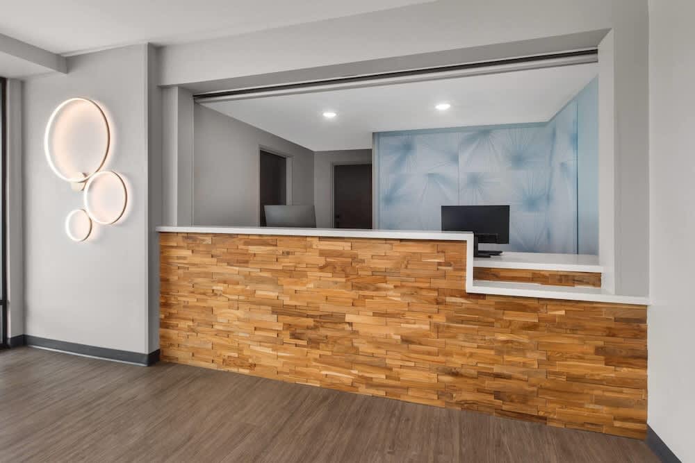 ECHO Suites Extended Stay by Wyndham Fort Worth Alliance 2