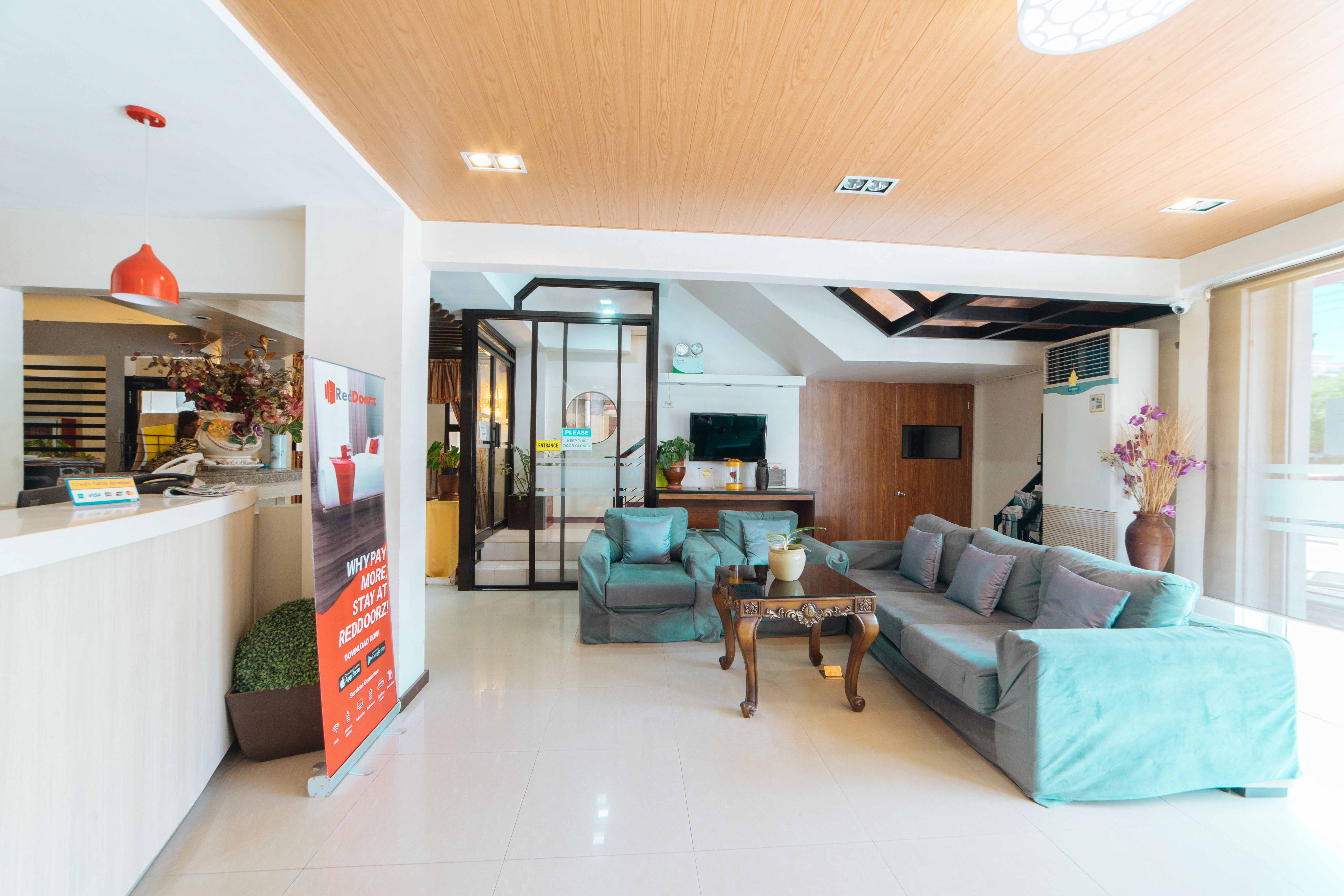 RedDoorz Plus @ Poblacion District Davao 1