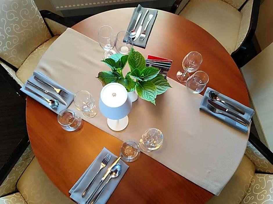 Aviator Hotel Restauracja & SPA 1