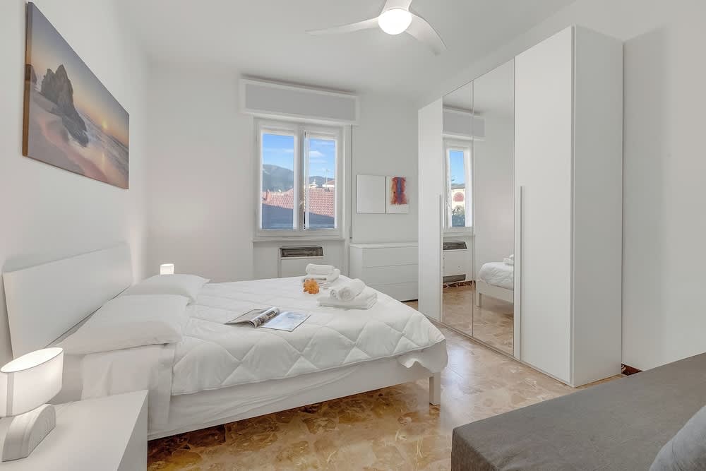 Verdi Loano Beach Flat With Balcony 1
