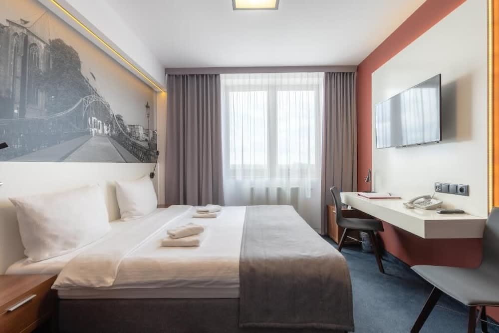 Terminal Hotel 2