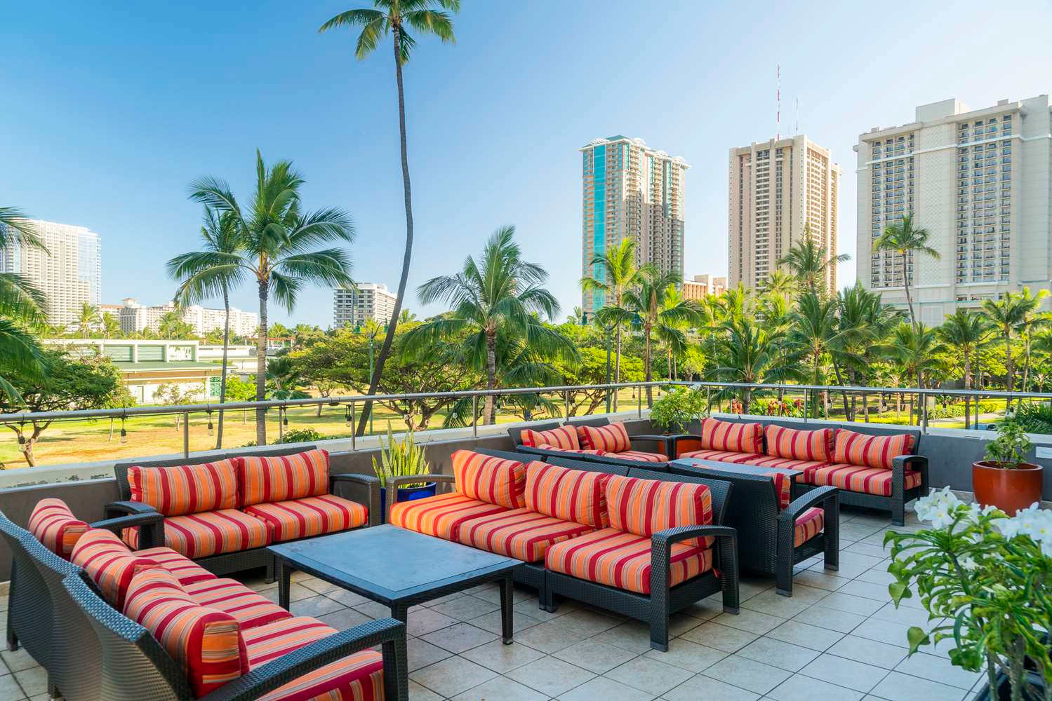 DoubleTree by Hilton Alana - Waikiki Beach 2