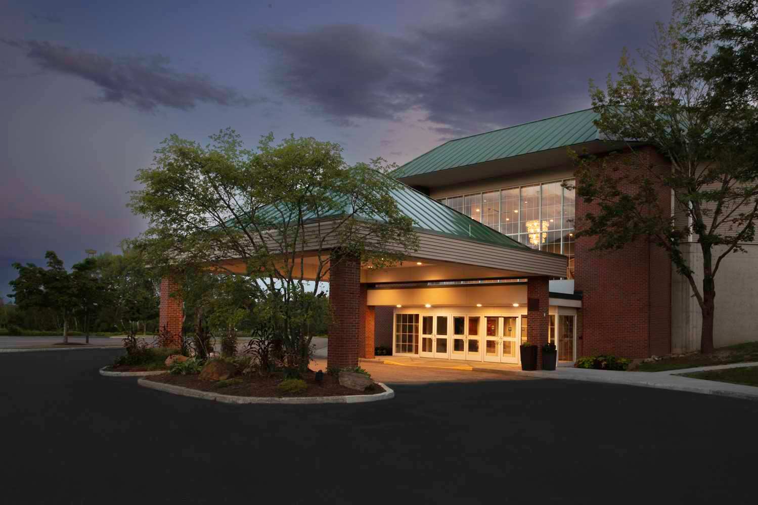 DoubleTree by Hilton Burlington Vermont 2