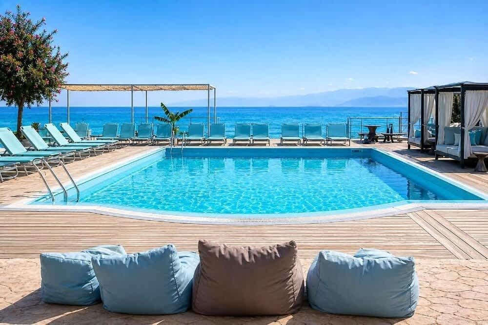 Agnes Beach Hotel Apartments 1