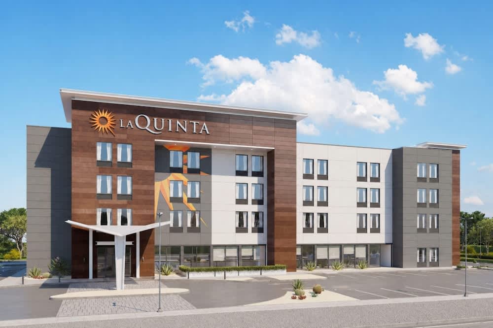 La Quinta Inn & Suites by Wyndham Roanoke Hollins/I-81 1