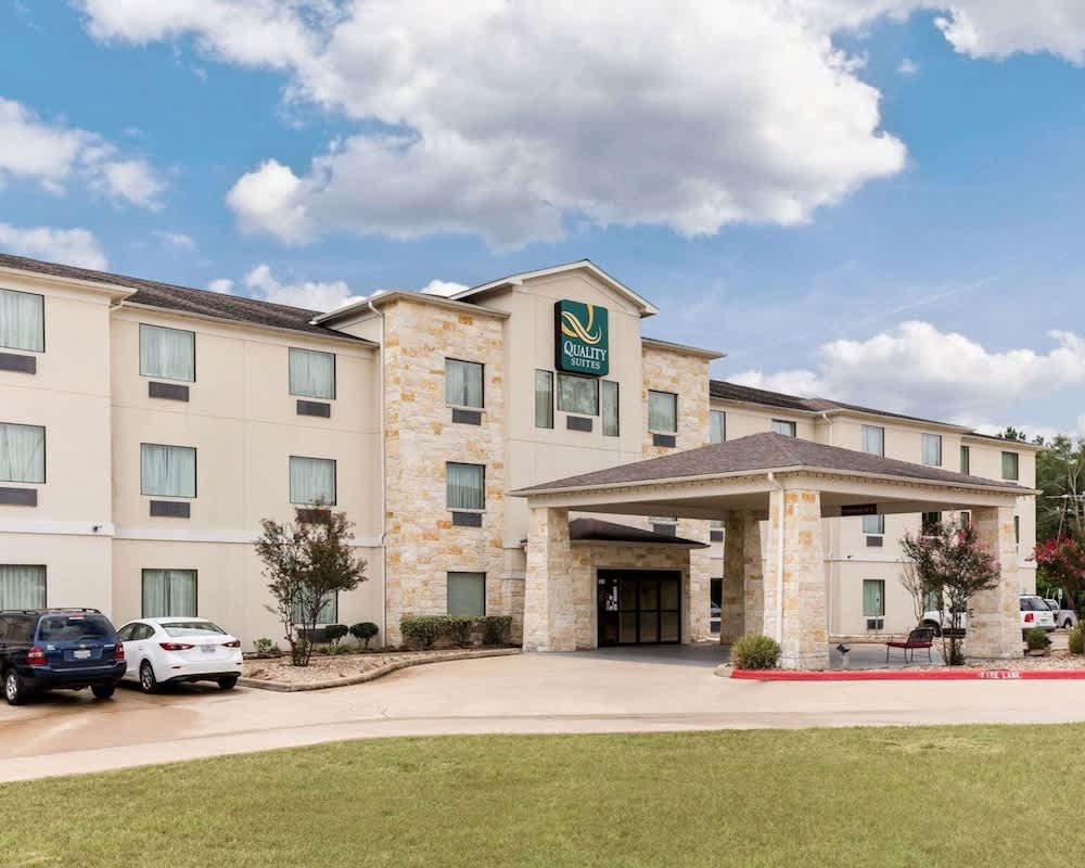 Quality Suites Huntsville Near University 1