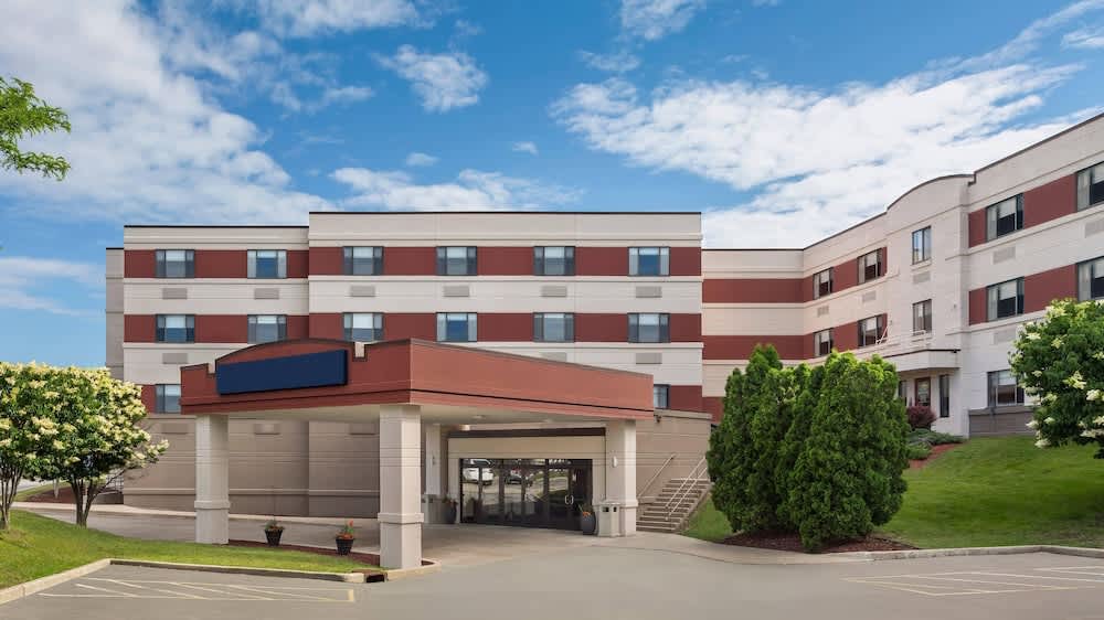 Royle Hotel Milwaukee Airport 1