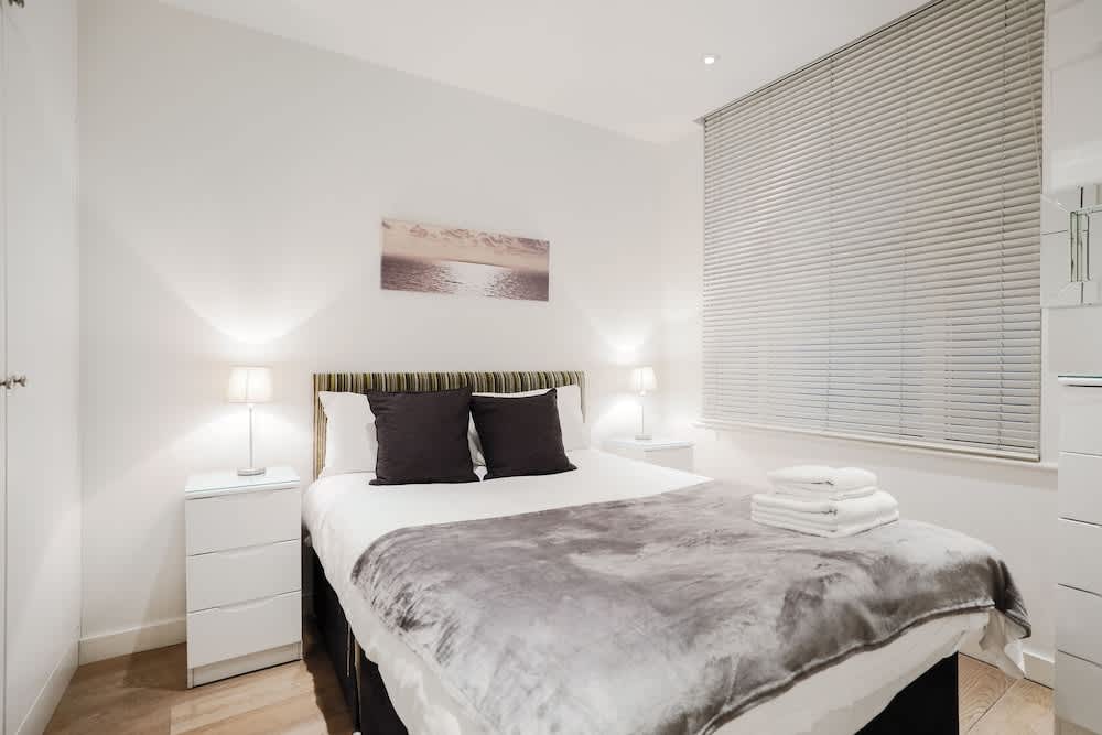 Trafalgar Square by Excel Apartments 2
