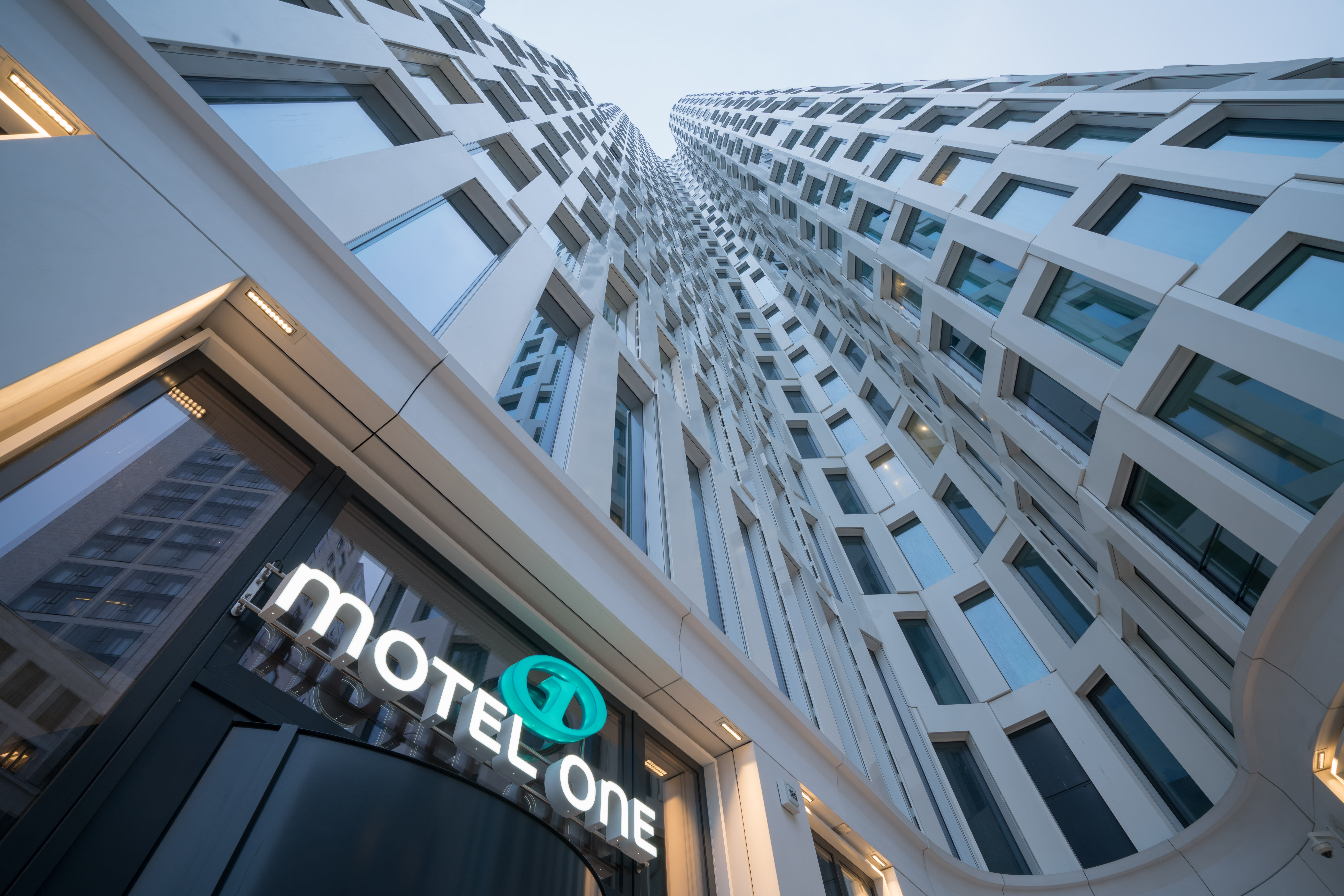 Motel One Berlin-Upper West 1