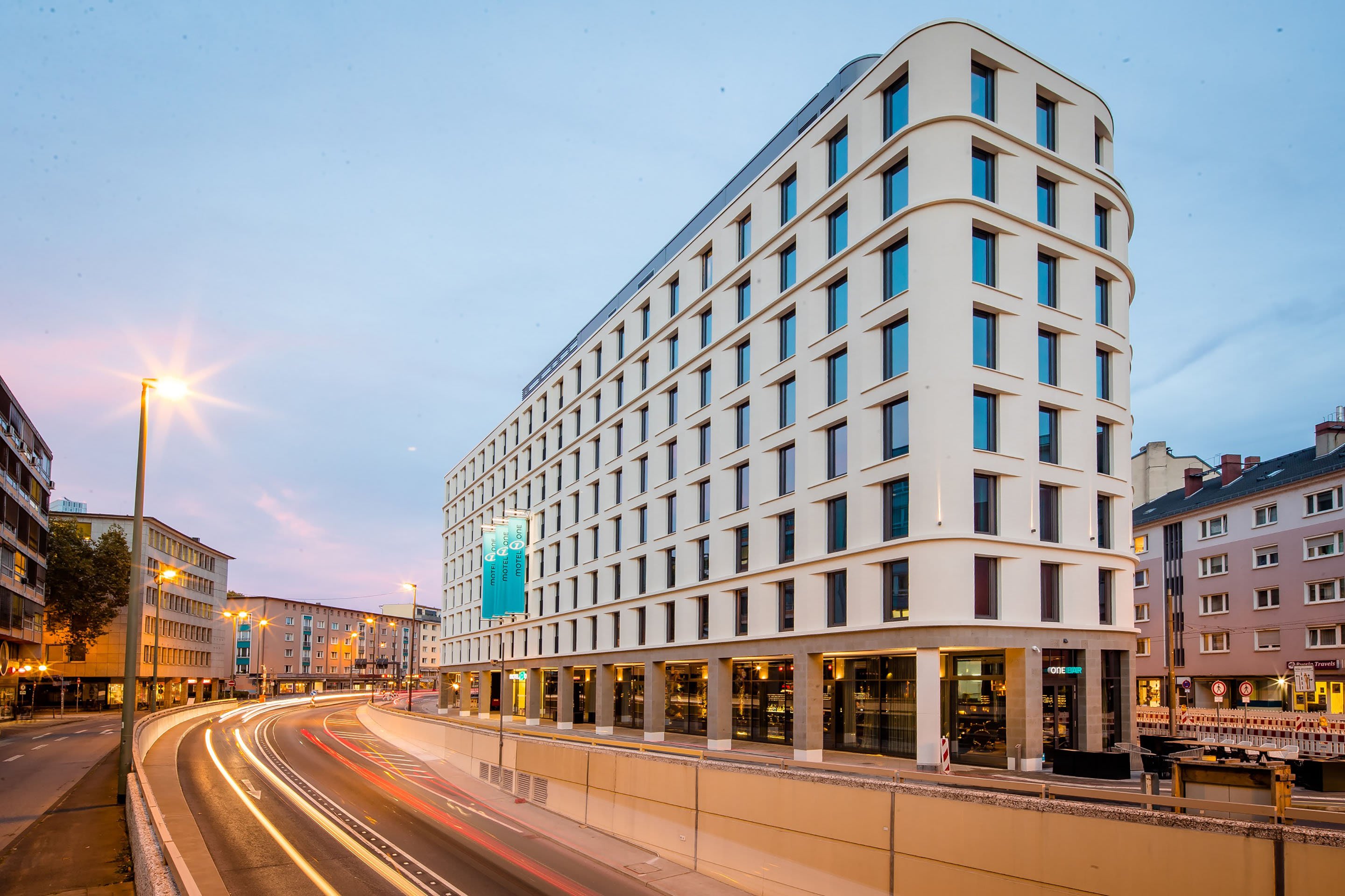 Motel One Frankfurt-Römer 1