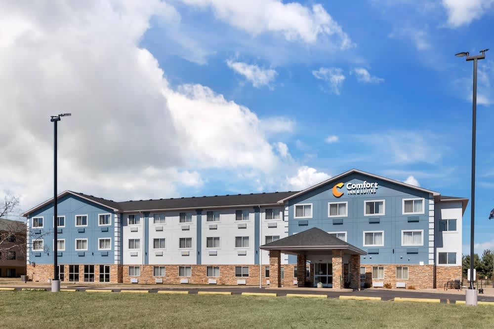 Comfort Inn & Suites Wisconsin Dells - Renovated in 2026 1