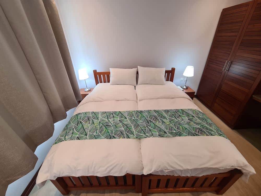 CRYSTAL SHORES Self Catering Apartments - Beau Vallon, Seychelles 1