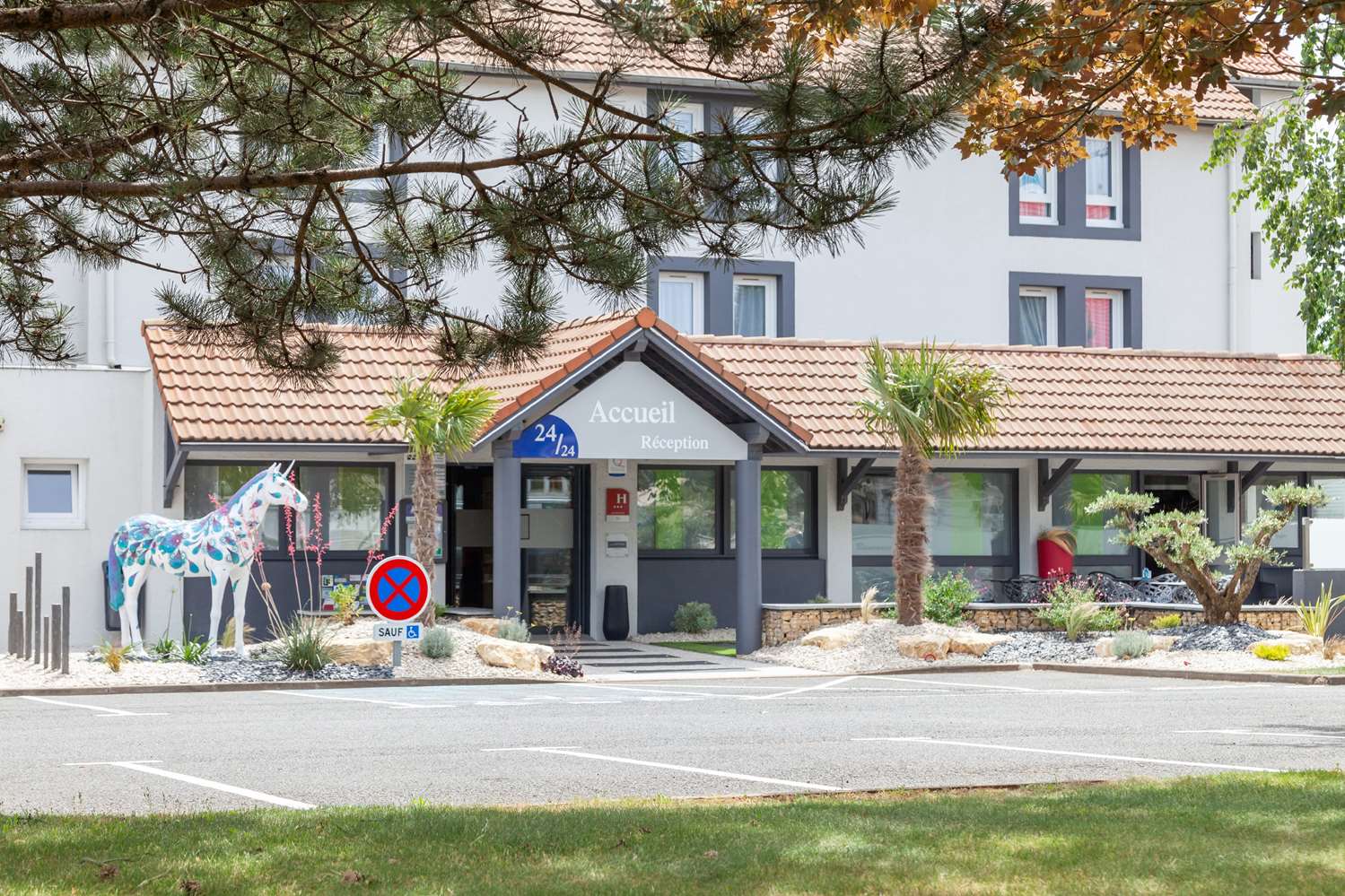 Kyriad Niort-Espace MendesFrance 1