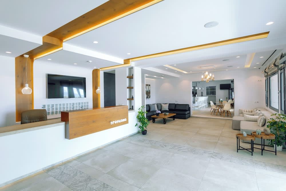 Tropicana Hotel 2
