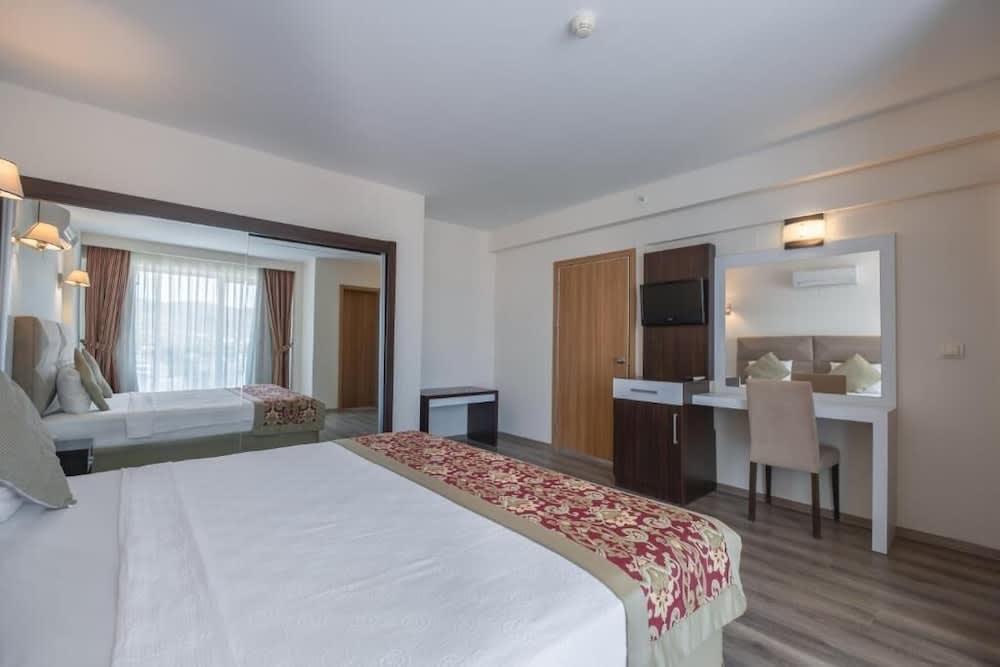 The Gap Hotel Kuşadası 1