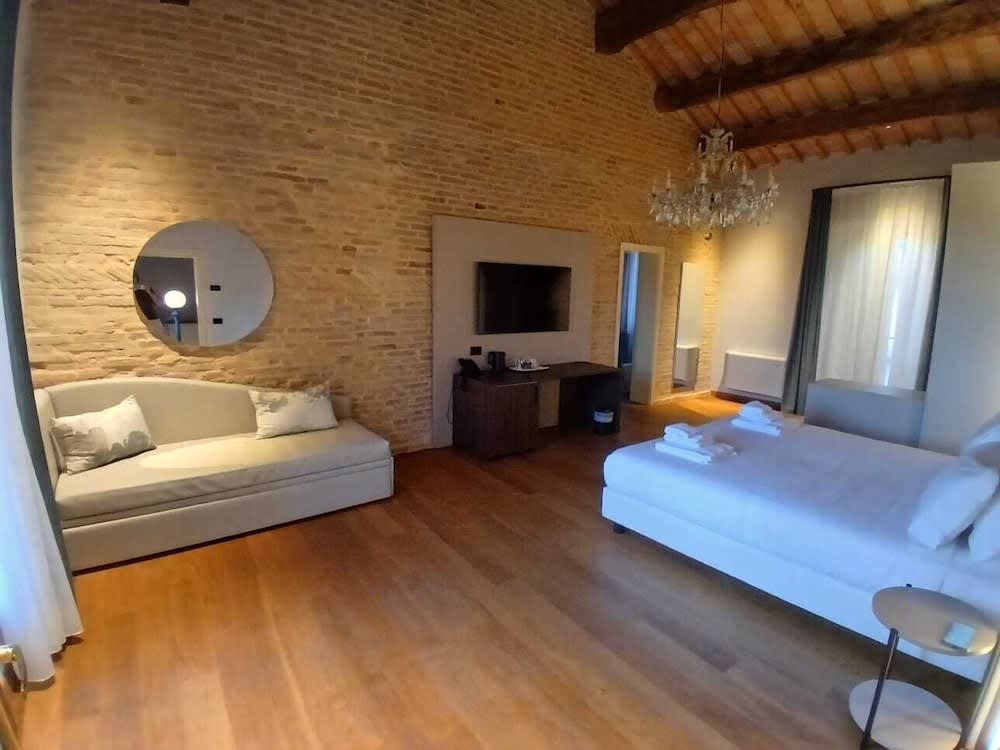 Relais Villa Roncuzzi 1