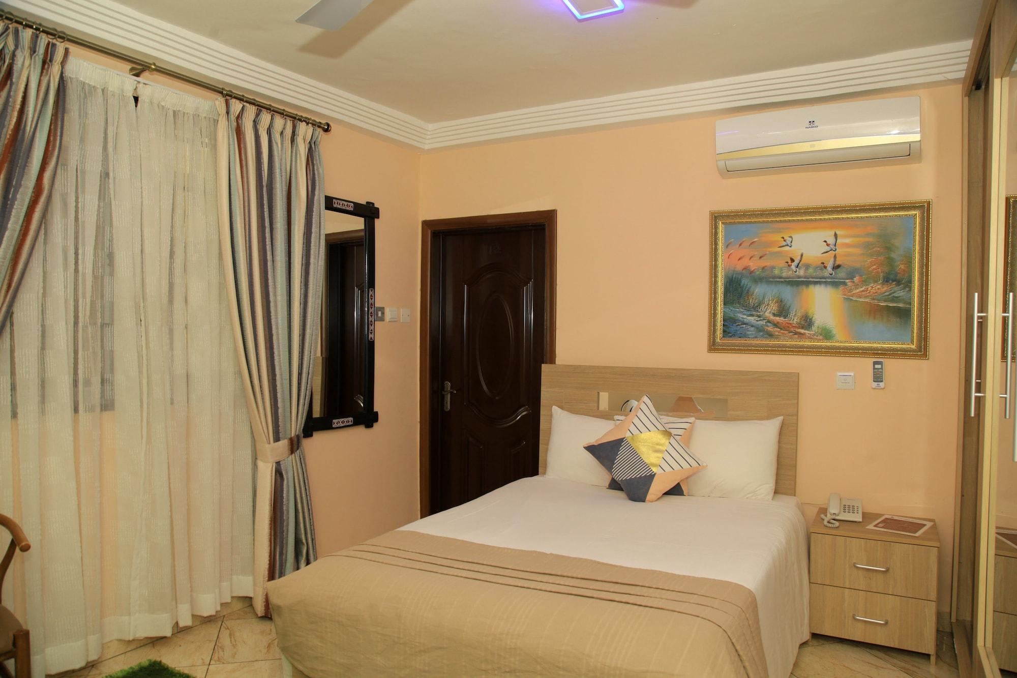 Bays Luxury Lodge 1