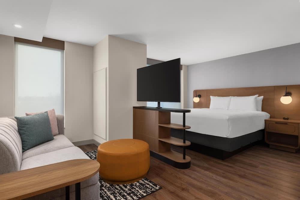 Hyatt House Mississauga / Airport Corp Center 1