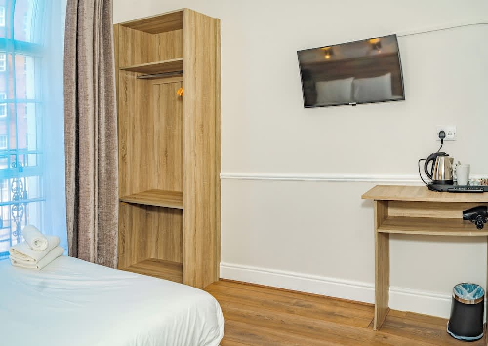 Iveagh Lodge 1