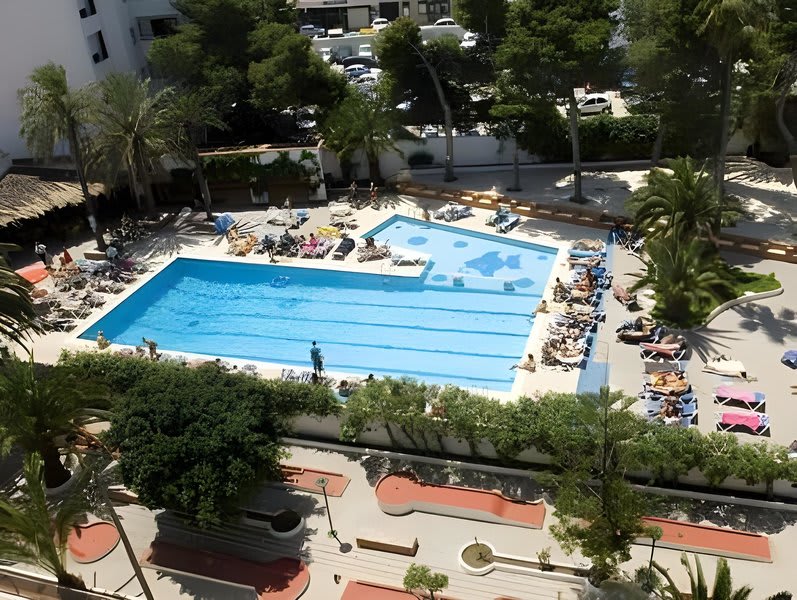 AzuLine Hostal Dinamarca 2