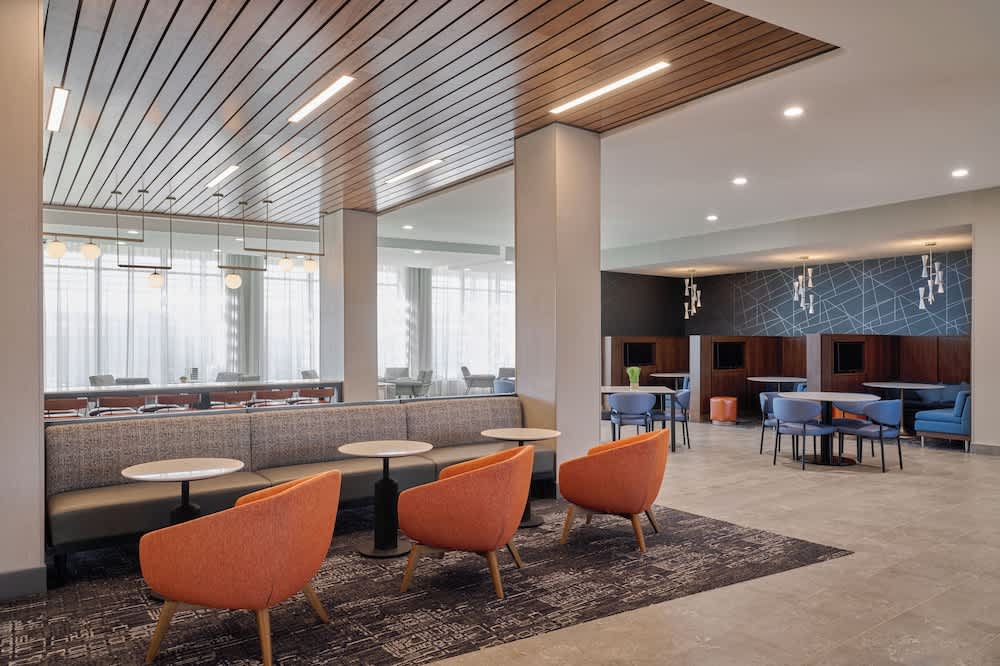 Courtyard by Marriott Madison 2
