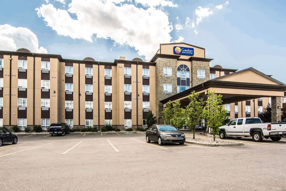 Comfort Inn & Suites 1