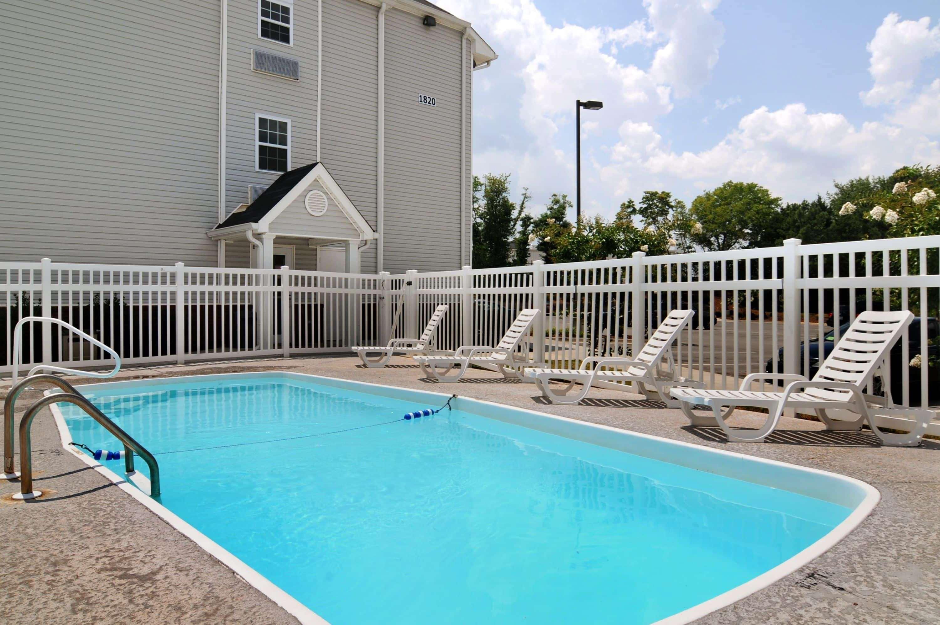 Microtel Inn & Suites By Wyndham Huntsville 2