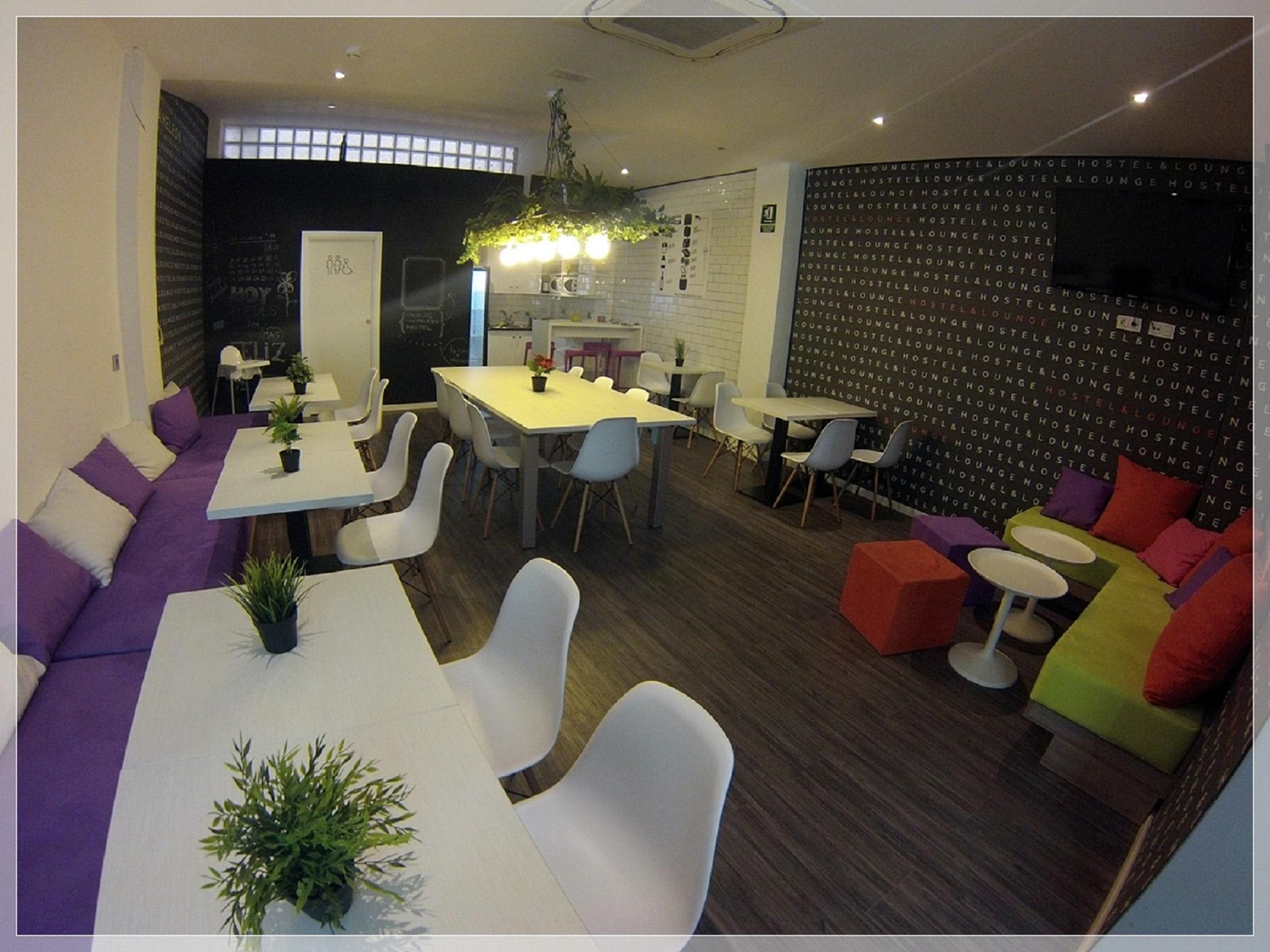 Chameleon Youth Hostel Alicante 2