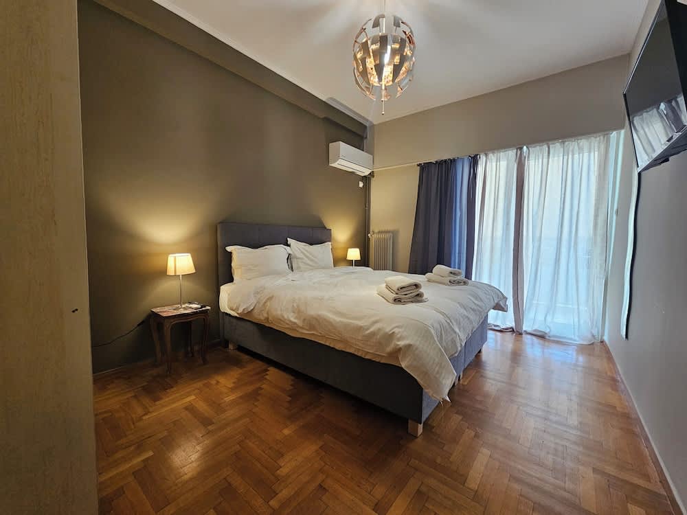 Homely Stay at Acropolis Museum 1