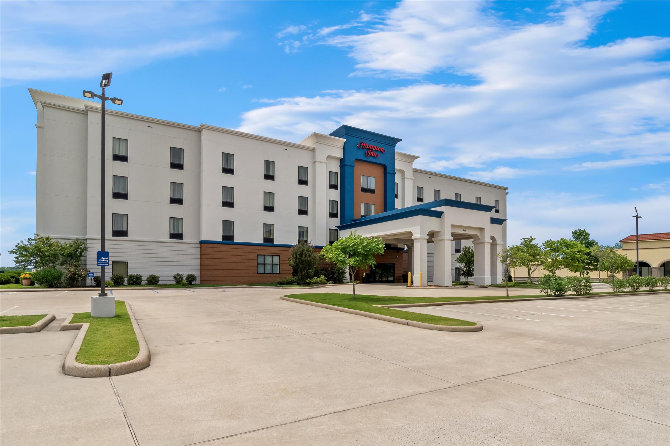 Hampton Inn Marion 1