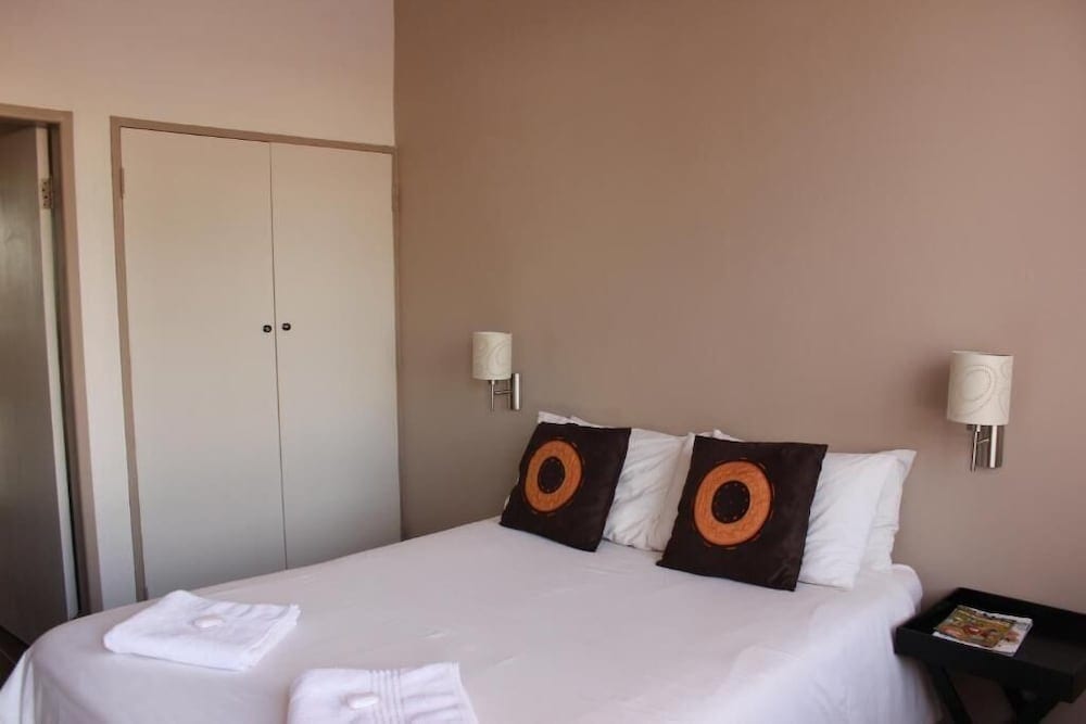 Travel Lodge 2